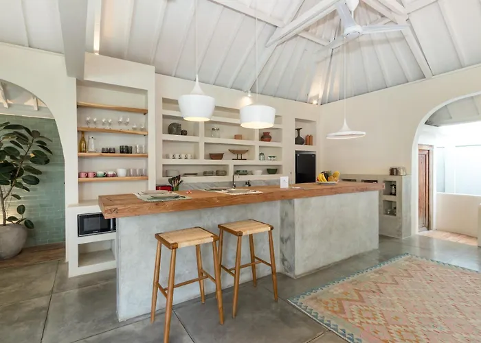Anicca - Sunny Colorful 4br Umalas With Private Pool And Rooftop Lounge * Canggu (Bali)