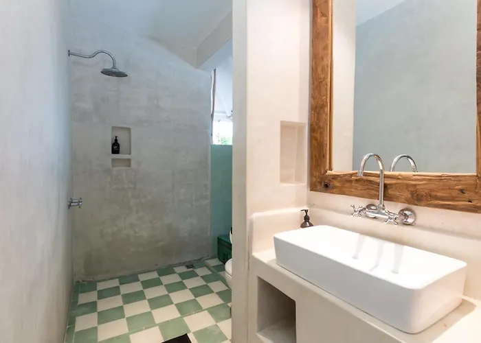Anicca - Sunny Colorful 4br Umalas With Private Pool And Rooftop Lounge * Canggu (Bali)