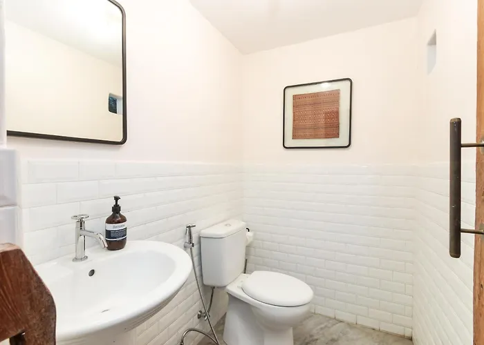 Anicca - Sunny Colorful 4br Umalas With Private Pool And Rooftop Lounge Canggu (Bali)
