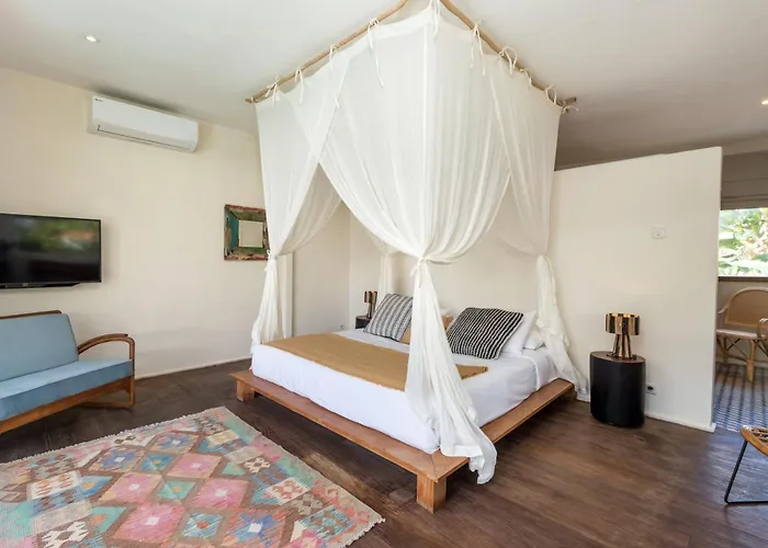 Anicca - Sunny Colorful 4br Umalas With Private Pool And Rooftop Lounge *