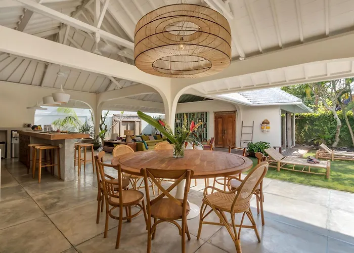 Anicca - Sunny Colorful 4br Umalas With Private Pool And Rooftop Lounge *
