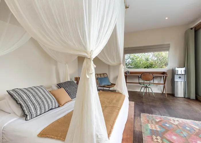 Villa Anicca - Sunny Colorful 4br Umalas With Private Pool And Rooftop Lounge Canggu (Bali)