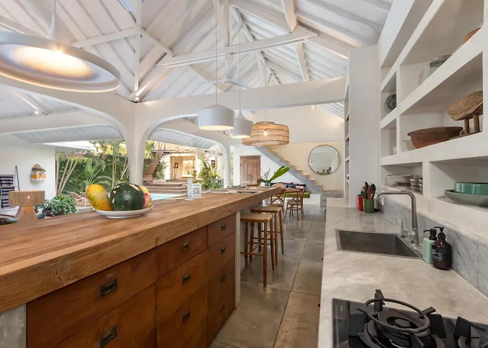 Anicca - Sunny Colorful 4br Umalas With Private Pool And Rooftop Lounge Canggu (Bali)