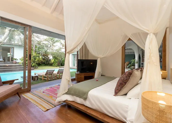 Villa Anicca - Sunny Colorful 4br Umalas With Private Pool And Rooftop Lounge Canggu (Bali)