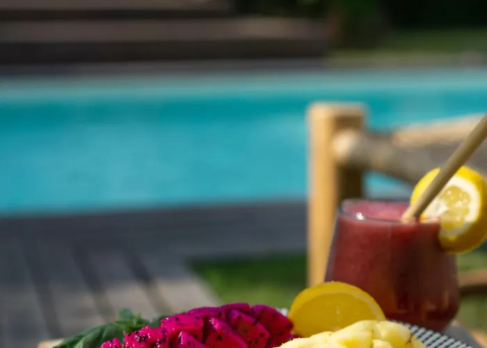 Villa Anicca - Sunny Colorful 4br Umalas With Private Pool And Rooftop Lounge