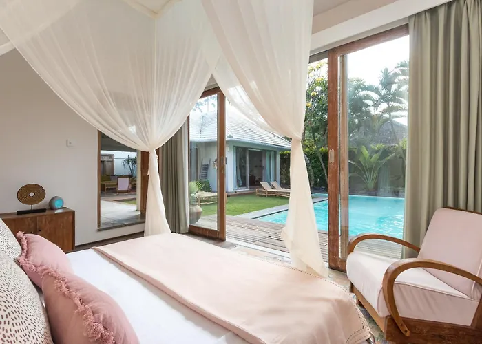 Villa Anicca - Sunny Colorful 4br Umalas With Private Pool And Rooftop Lounge *