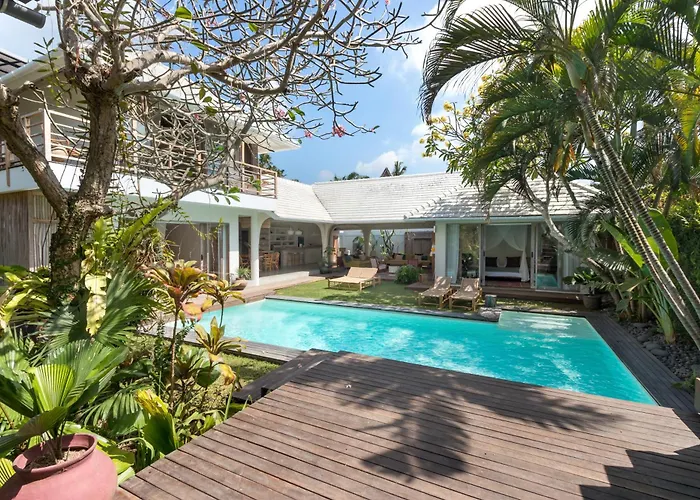 Anicca - Sunny Colorful 4br Umalas With Private Pool And Rooftop Lounge