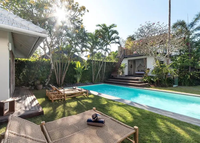 Anicca - Sunny Colorful 4br Umalas With Private Pool And Rooftop Lounge Villa *